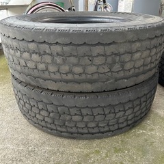 【ネット決済】トラック　タイヤ245/70r19.5