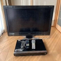 AQUOS  32型TV及びブルーレイレコーダー※レコーダージャンク