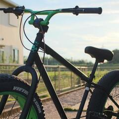 お譲りする方決まりました。ファットバイク サイズ26×4.0 極太タイヤです。