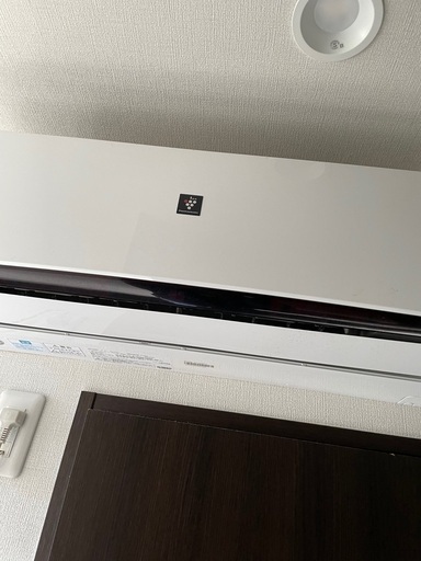 エアコンシャープ　18年製