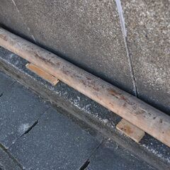 中古　丸太　木材　床下廃材　釘汚れあり