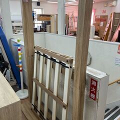 【展示品・未使用品】セミダブルベッドフレーム ロータイプ 木製 定価21,990円💳自社配送時🌟代引き可💳※現金、クレジット、スマホ決済対応※