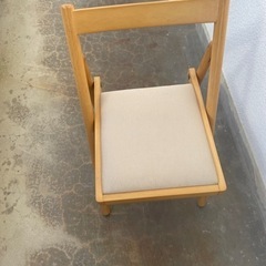 折りたたみ椅子と机のセット　【無料】