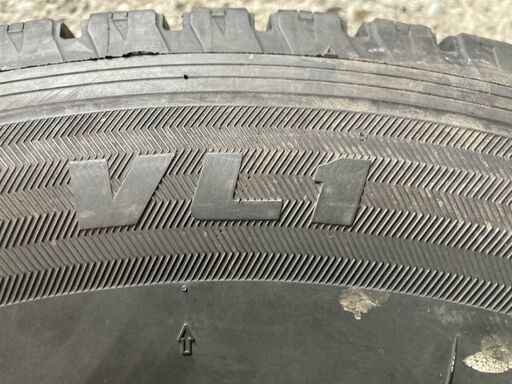 BS VL1 195/80R15 107/105L LT 4本 冬タイヤ ハイエースキャラバンなどに 貨物規格 - 車のパーツ
