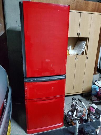 決まりました‼️激安❗クリーニング動作確認済み❗自動製氷付き‼️珍しい赤/黒ツートン370L冷凍冷蔵庫❗