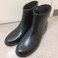 新品‼️レザーシューズみたいな雨靴で晴れの日にも使えます25.5センチ