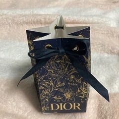 ディオール Dior クリスマス ギフトボックス 上から見ると星...