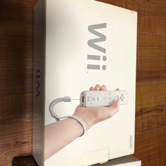 Wii コントローラー2つ、ソフト2本