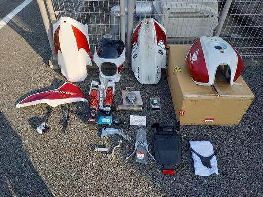 CB1300 SC54　カウル等各部品
