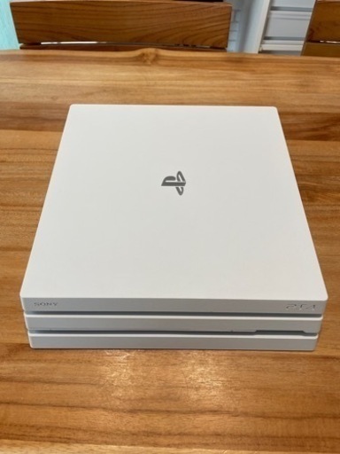 PS4 pro CUH-7200Bです。