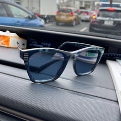 Burberryサングラス