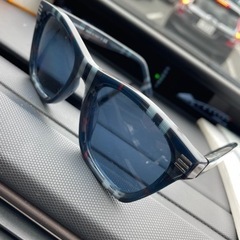 Burberryサングラス