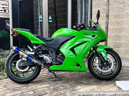 Ninja 250R SE 社外マフラー フェンダーレスキット 他アフターパーツ