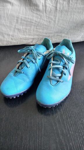 サッカーシューズ フットサル 22cm アディダス 青 pechinecas.gob.pe