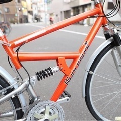 カッコいいスポーツ車ーオレンジ