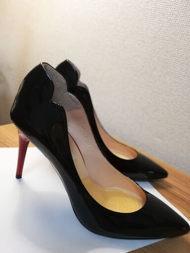 【国内正規総代理店アイテム】 【美品】7・12・30　形が綺麗なハイヒール 靴