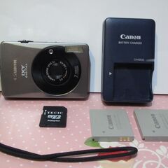 デジタルカメラ　Ｃａｎｏｎ　ＩＸＹ７．１ＭＥＧＡ　完動品　電池２...