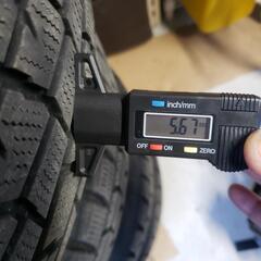 195/60/16 スタッドレス　セレナ　日産　純正ホイール