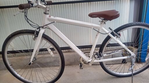 クロスバイク白茶色