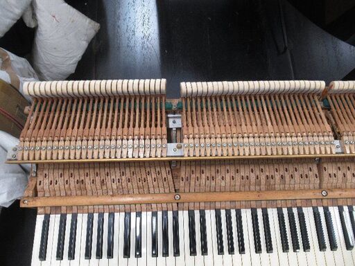 中古グランドピアノ KAWAI 500 奥行き178cｍ 製造1967年 中古グランドピアノ KAWAI 500 奥行き178cm 製造1967年