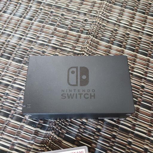 Nintendo Switch 箱、入れ物、＋コントローラー2つ(異色ピンク、黄色