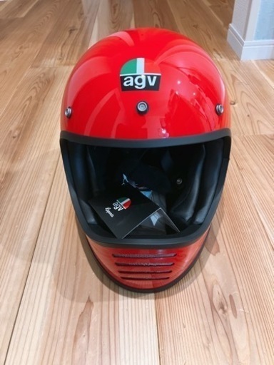 agv 赤ヘルメット　Mサイズ新品　未使用