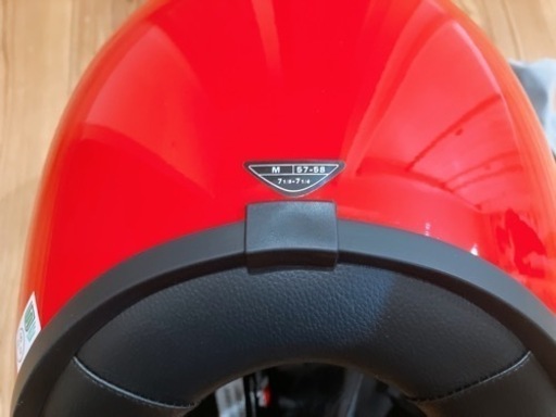 agv 赤ヘルメット　Mサイズ新品　未使用