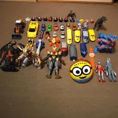 【お取引き中】ウルトラマン、怪獣、ミニカー等おもちゃいっぱい