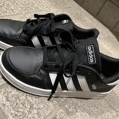 adidasスニーカー　25ｾﾝﾁ