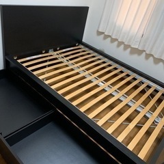 【無料】ベッドフレーム:ダブル IKEA(引出し2個付き)