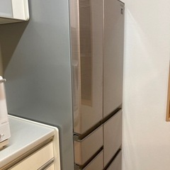冷蔵庫　大型　シャープ2022年製