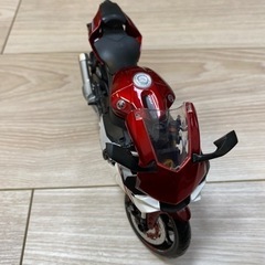 ヤマハR1 バイクのおもちゃ　赤