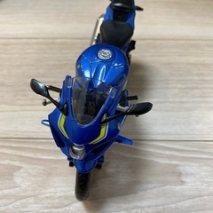 スズキGSX バイクのおもちゃ　青