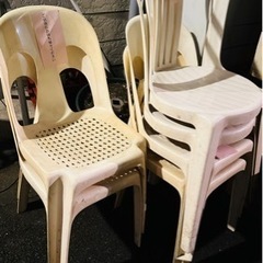 椅子(プラスチック製)