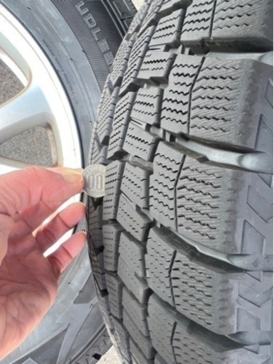 ❄️スタッドレスタイヤ↪︎ワンシーズン使用✰4本セット❅215/65R16 