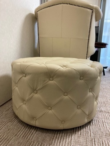 スツール　オットマン　アンティーク調　チェスターフィールド　白　総本革 スツール オットマン アンティーク調 チェスターフィールド 白 総本革