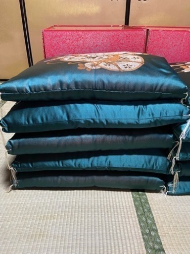 「紀乃国屋ふとん店」未使用のフカフカざぶとん1枚1000円❕ 紀乃国屋ふとん店」未使用のフカフカざぶとん1枚1000円❕