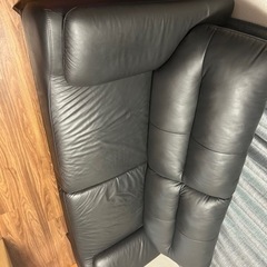 革のソファー