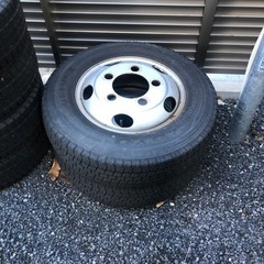 トヨタ　トラック　ダイナ　スタッドレスタイヤ　6本