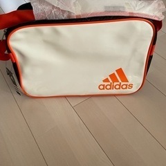 【未使用　タグ付き】adidas エナメルスポーツバッグ