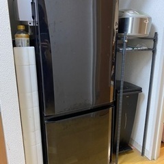 冷蔵庫　[三菱ノンフロン冷凍冷蔵庫 形名 MR.P15Y-BR]...