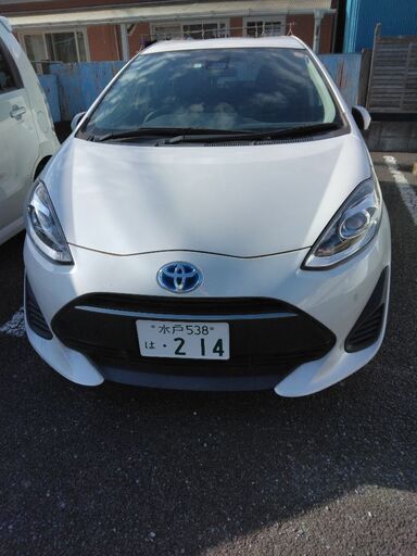 アクア中古車走行距離9200キロ