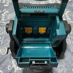 マキタ　充電式スタンドライト　ML809　ライト三脚　フラットバー