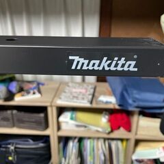 マキタ　充電式スタンドライト　ML809　ライト三脚　フラットバー