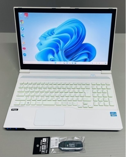 【引取先決定】配送可！　年賀状　Windows11搭載　FUJITSU製ノートパソコン　タッチパネル、ブルーレイ、カメラ、Bluetooth、ACアダプター付属、Blu-ray、富士通