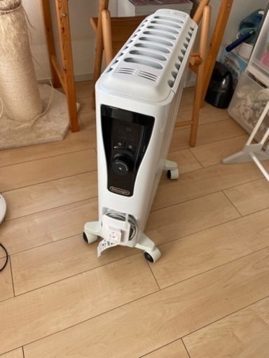 デロンギ　オイルヒーター　rhj65l0915