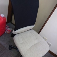 椅子　オフィス椅子　シンプルです★