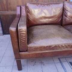 HALO(ハロ)×Journal standard Furniture(ジャーナルスタンダードファニチャー)の本革 2人掛けソファ「アイメッシュ IMESH」。ヴィンテージ感たっぷりのラブソファ♪DA107