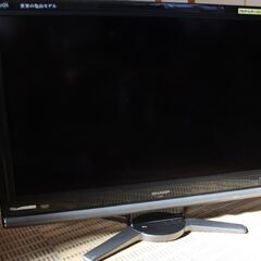 ＡＱＵＯＳ　３７インチ　ハイビジョンＴＶ