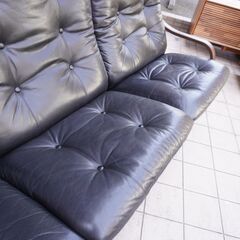 FUJI FURNITURE(冨士ファニチア)のAgio(アージオ) 本革 3Pソファー。曲木フレームから生み出される柔らかくしなやかな座り心地のセパレート型レザー3人掛けソファ。軽量で持ち運びも楽々DA111